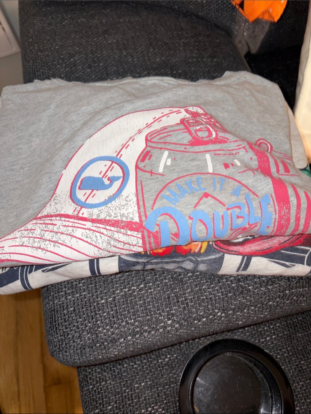 Bundle of 2 Vineyard Vines Men’s T and Longsleeve T, Size M